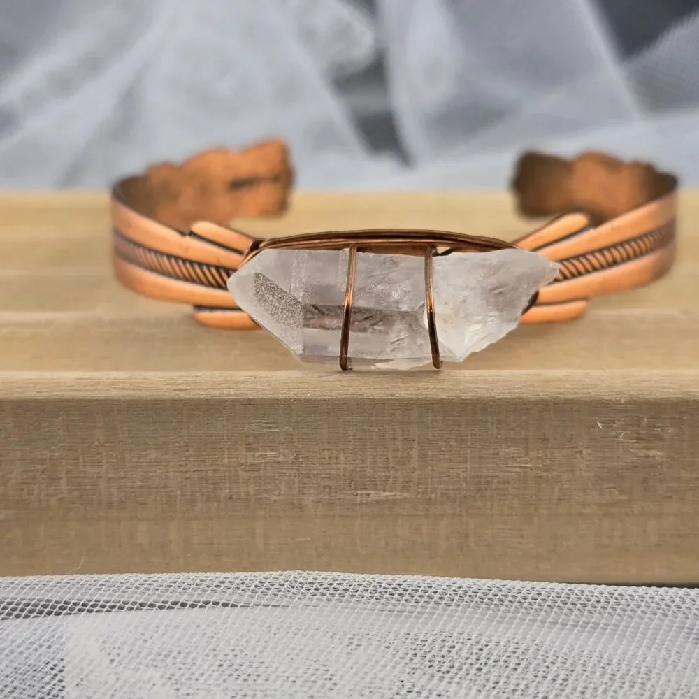 Wheeler Co Copper Cuff Bracelet Added Quartz Crystal Centerpiece Adjustable Fit - Picture 4 of 9